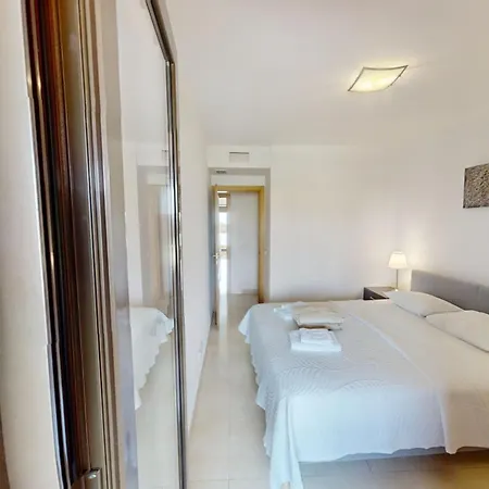 Apartment Beachside With Sea View Estepona